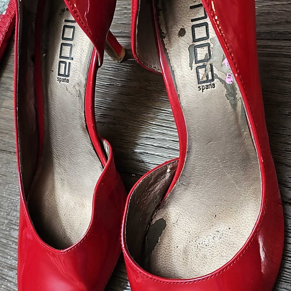 Red Moda Spana heels - Picture 7 of 7